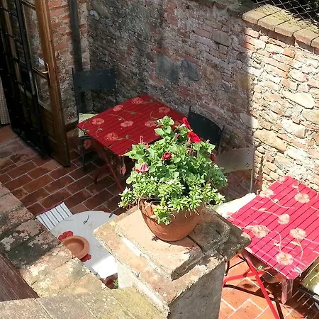 Antica Casa Naldi Montecarlo