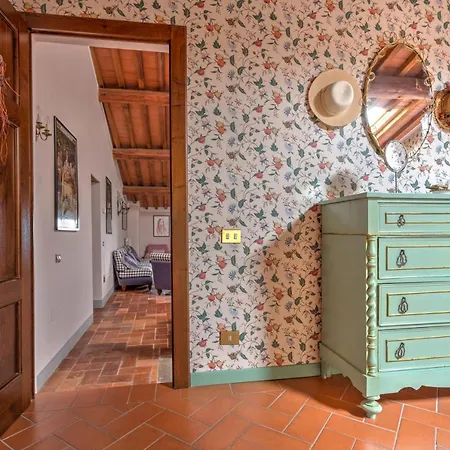 Antica Casa Naldi Holiday home Montecarlo